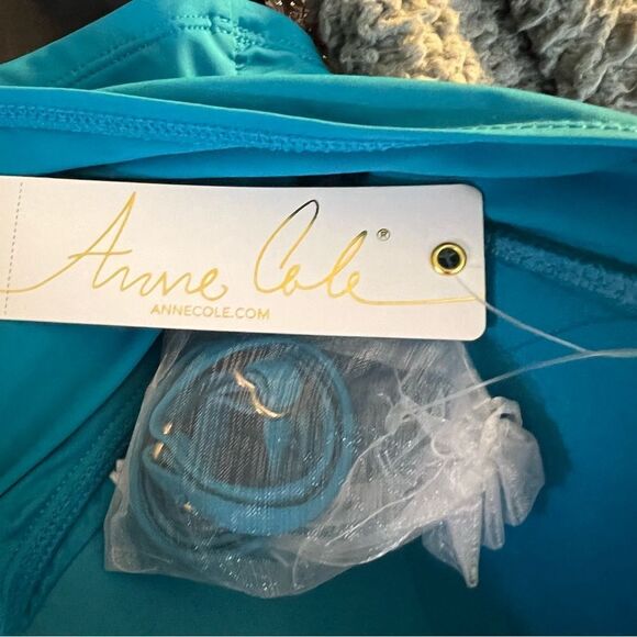 Anna Cole Twist Front Bandeaukini Swim Top - Picture 7 of 7